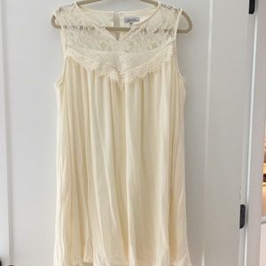 Ivory/cream sleeveless dress with lace (large)